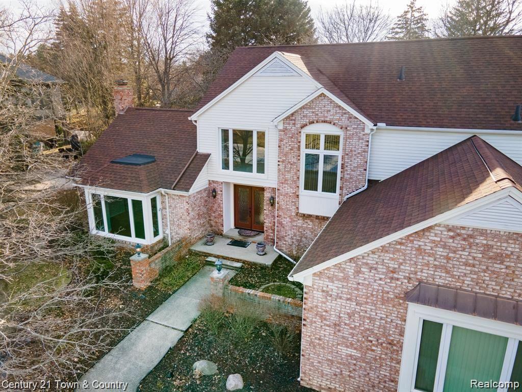 1275 Cobridge Drive Rochester Hills, MI 48306 - Photo 3 of 39
