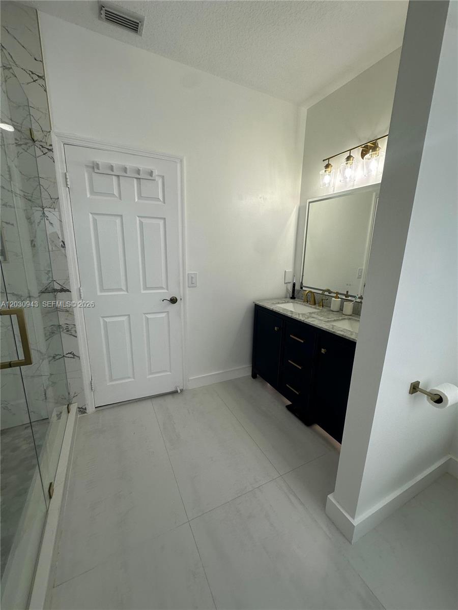 15490 Southwest 10th Street Miami, FL 33194 - Photo 22 of 34