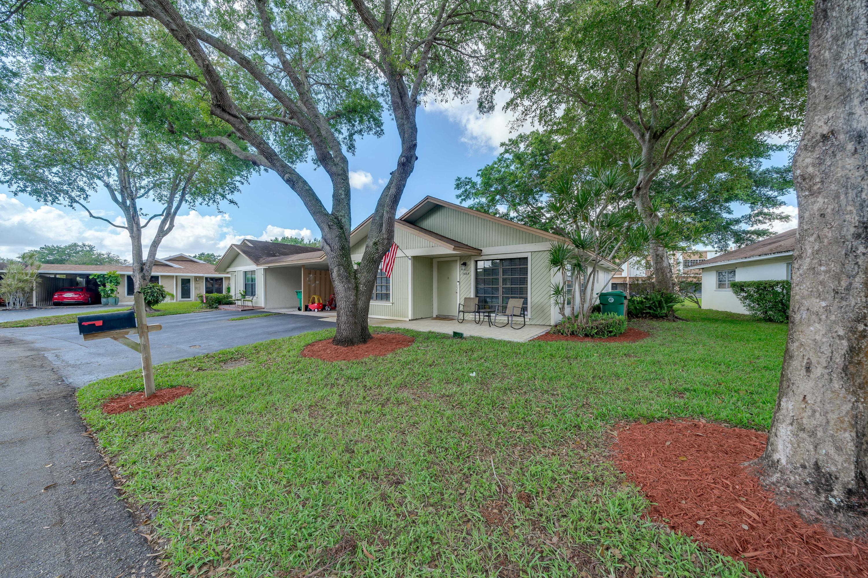 3665 West Forge Road, Unit 39 Davie, FL 33328 - Photo 3 of 27 03_exterior-24