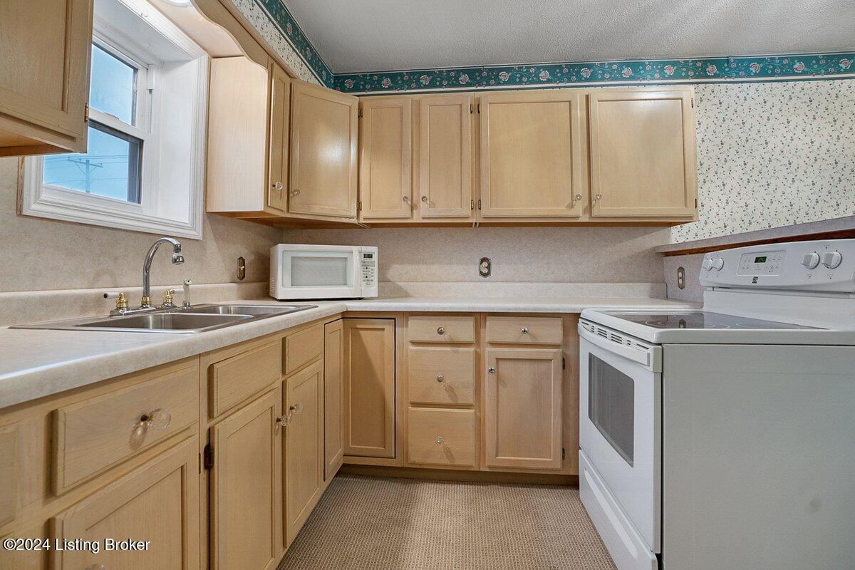 7315 Mt Washington Road Louisville, KY 40229 - Photo 16 of 29 7314-13