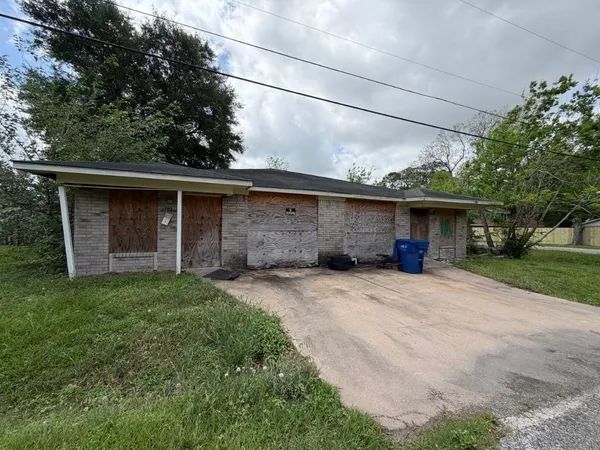 $50,000 | 1300 Lois Street, Bay City, TX 77414