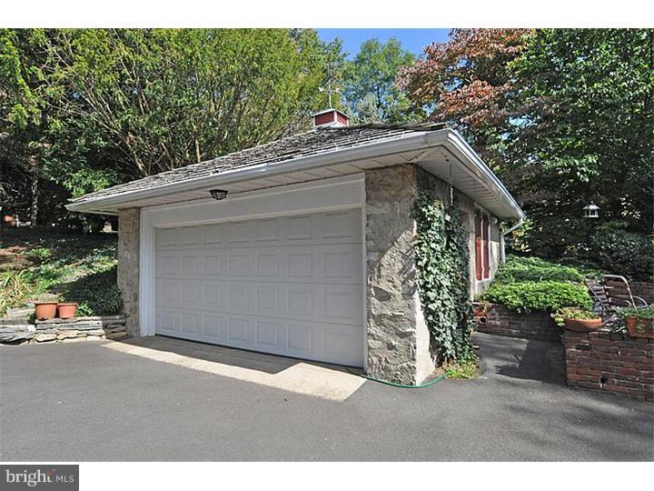 1056 Huntingdon Road Abington, PA 19001 - Photo 24 of 25 Garage