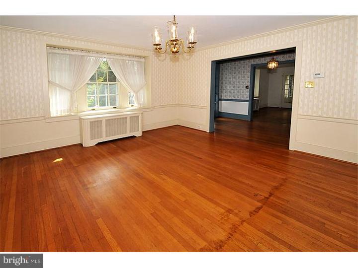 1056 Huntingdon Road Abington, PA 19001 - Photo 7 of 25 Dining Room