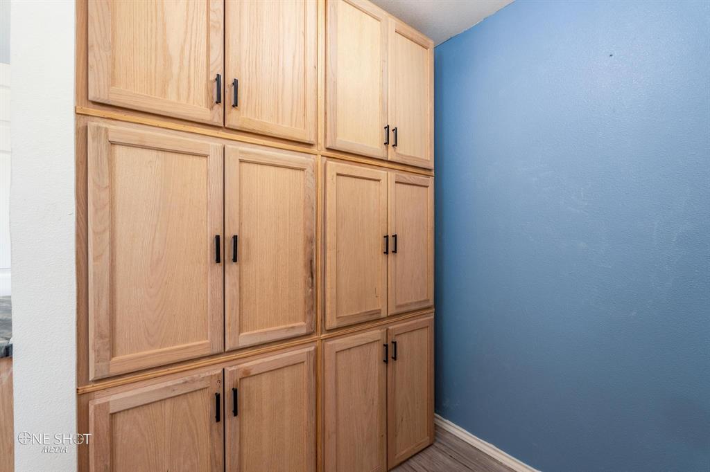 310 10th Street Hawley, TX 79525 - Photo 16 of 29 a view of wooden door