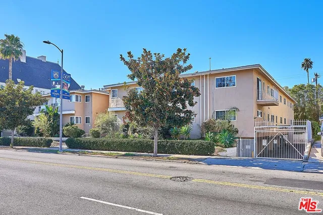 $1,700 | 443 South Wilton Place, Unit 25, Los Angeles, CA 90020