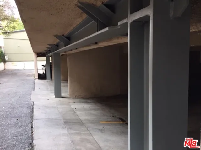 $1,700 | 443 South Wilton Place, Unit 25, Los Angeles, CA 90020