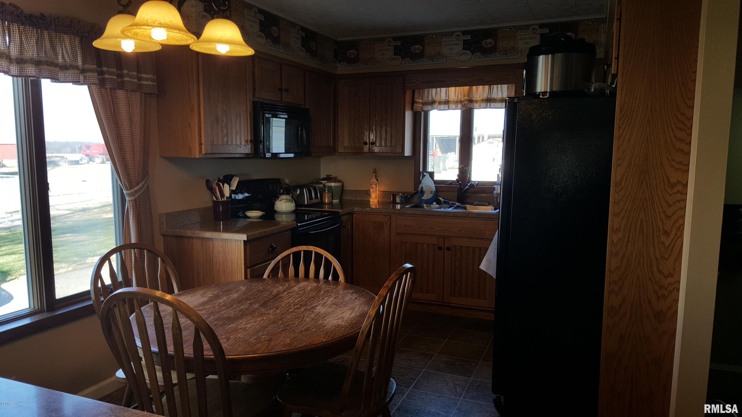 5257 Elkville Road Vergennes, IL 62994 - Photo 4 of 6