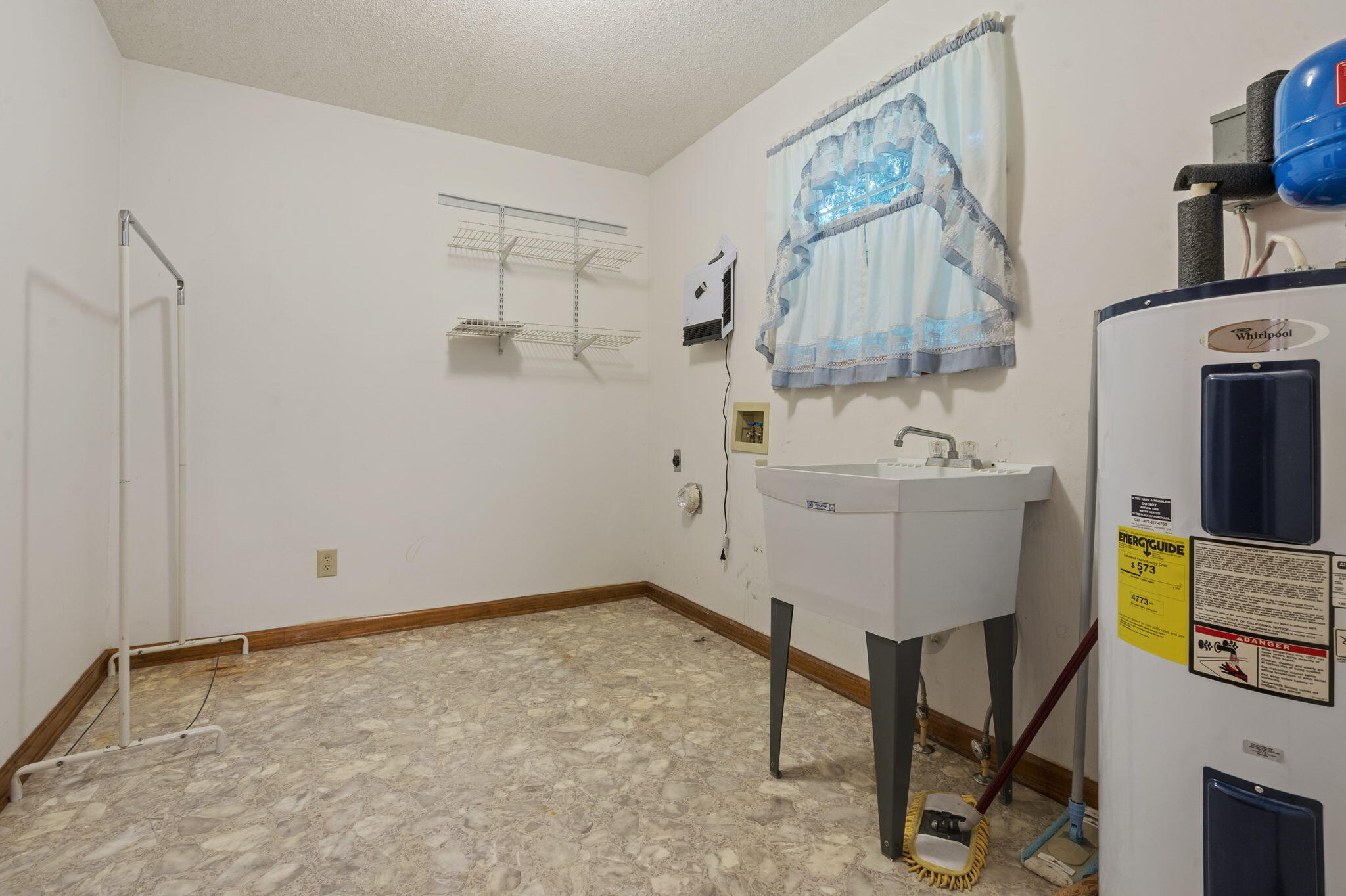 1463 Red Hill Valley Road Southeast Cleveland, TN 37323 - Photo 13 of 35 16-web-or-mls-0C8C6A7C-E1AE-426C-A249-75