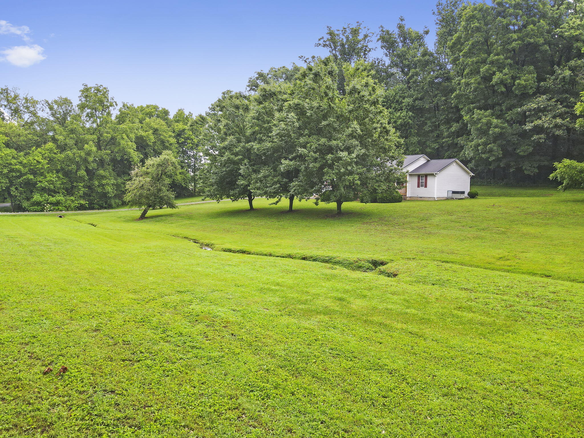 1463 Red Hill Valley Road Southeast Cleveland, TN 37323 - Photo 10 of 35 13-web-or-mls-2E3B0E7E-FEB7-447E-8215-E2