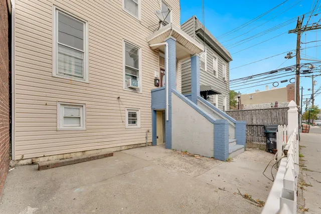 $500,000 | 702 8th Street, Union City, NJ 07087