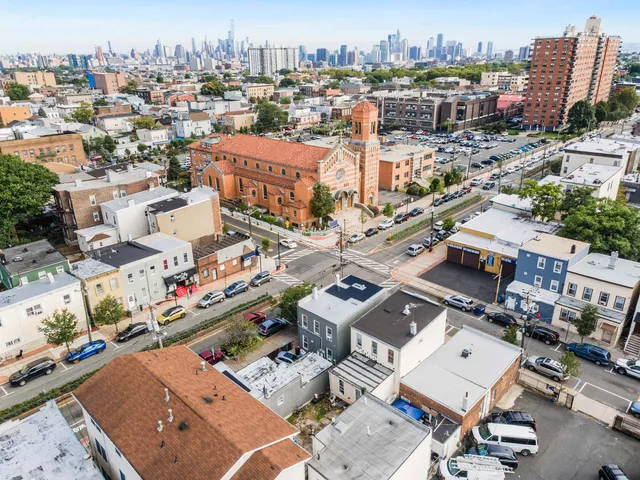 $500,000 | 702 8th Street, Union City, NJ 07087