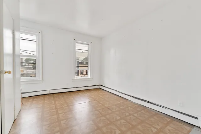 $500,000 | 702 8th Street, Union City, NJ 07087