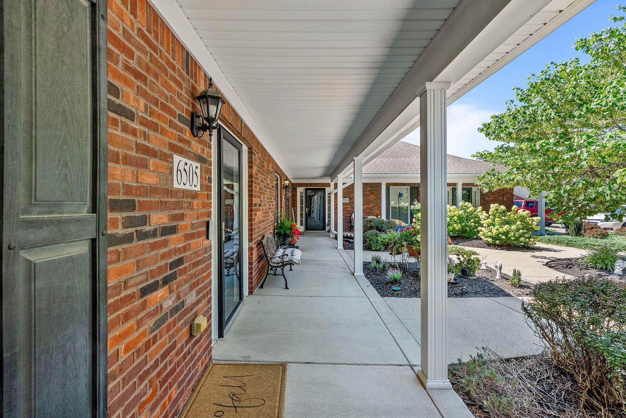 6505 Renate Road Louisville, KY 40291 - Photo 4 of 33 6505 Renate Rd (23 of 32)