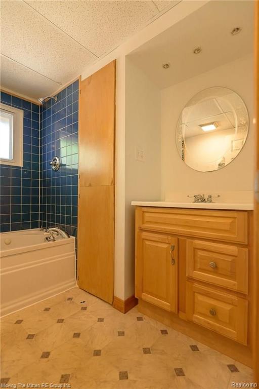 8431 Belleville Road Belleville, MI 48111 - Photo 31 of 42