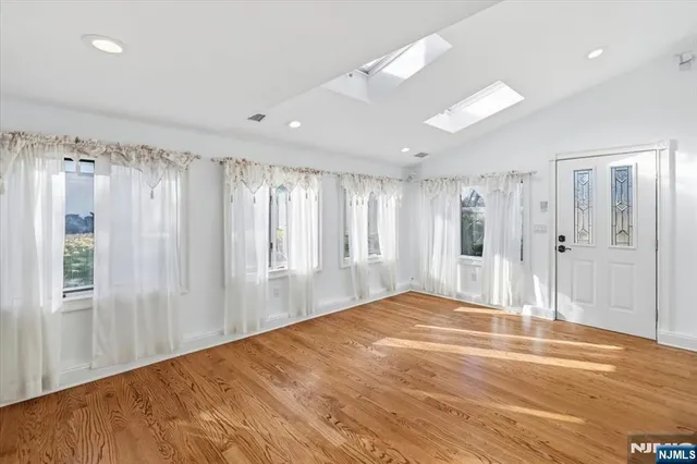 $959,000 | 72 Hemlock Drive, Paramus, NJ 07652