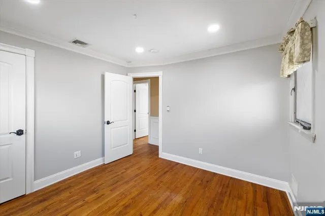 $959,000 | 72 Hemlock Drive, Paramus, NJ 07652