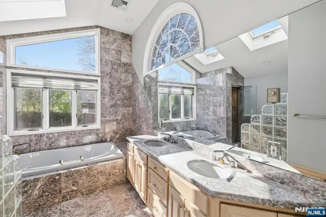 $959,000 | 72 Hemlock Drive, Paramus, NJ 07652