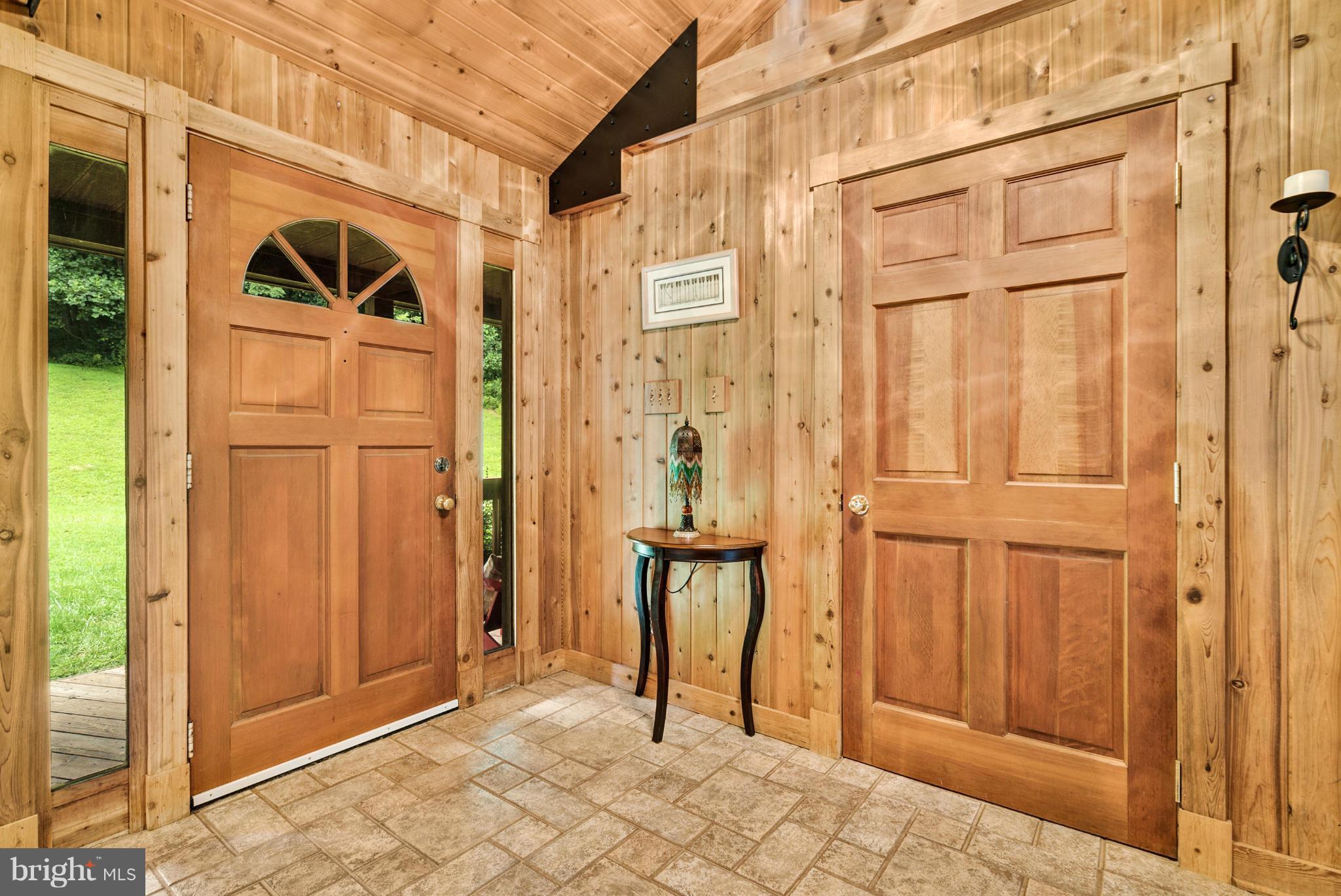 100 Cappy Road Linden, VA 22642 - Photo 4 of 23 Interior (General)