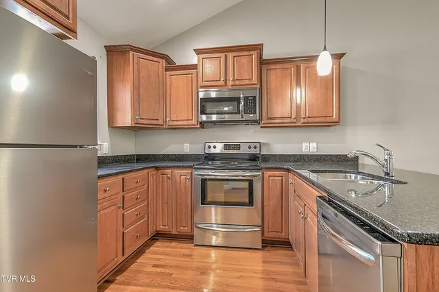 $249,900 | 527 Redstone Drive, Unit 6, Bristol, TN 37620