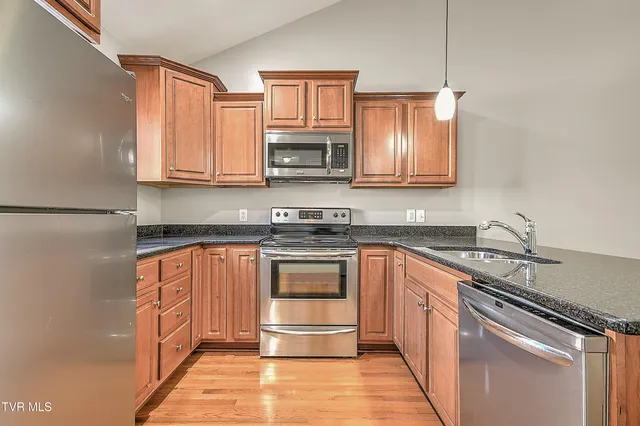 $249,900 | 527 Redstone Drive, Unit 6, Bristol, TN 37620