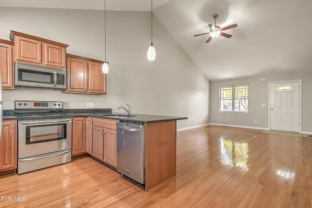 $249,900 | 527 Redstone Drive, Unit 6, Bristol, TN 37620