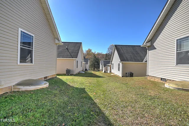 $249,900 | 527 Redstone Drive, Unit 6, Bristol, TN 37620