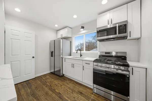 $229,900 | 17909 Rose Street, Lansing, IL 60438