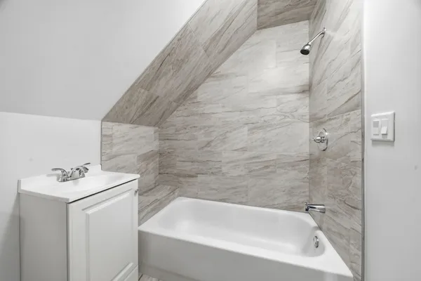 $229,900 | 17909 Rose Street, Lansing, IL 60438