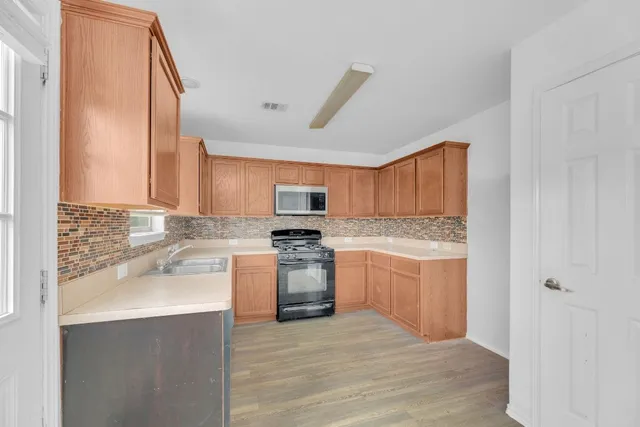 $250,000 | 12213 Prairie Glen Court, Del Valle, TX 78617