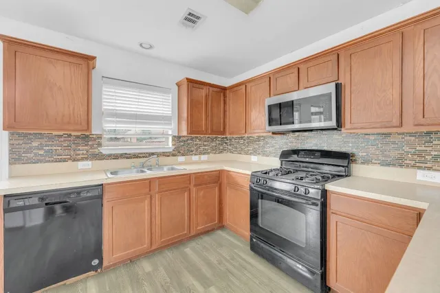 $250,000 | 12213 Prairie Glen Court, Del Valle, TX 78617