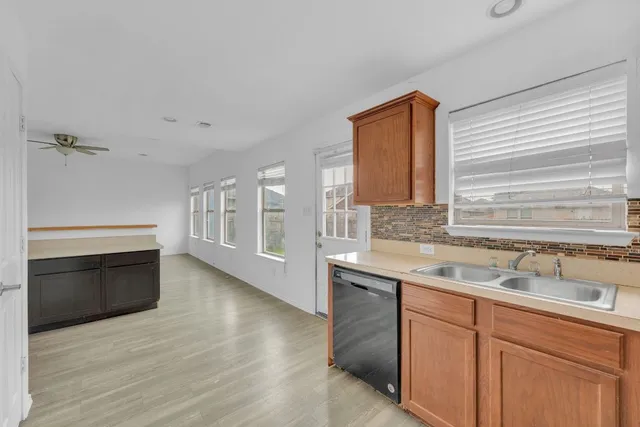 $250,000 | 12213 Prairie Glen Court, Del Valle, TX 78617