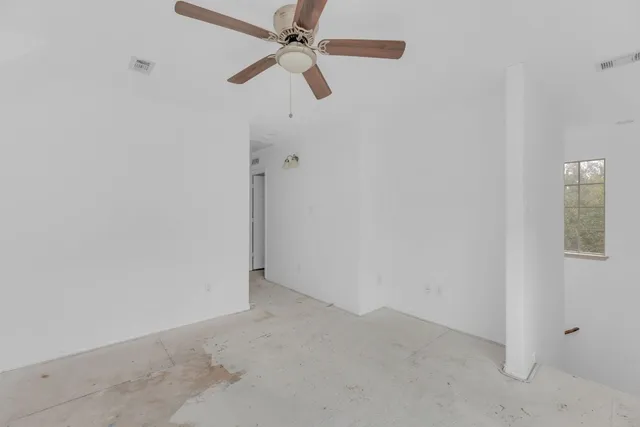 $250,000 | 12213 Prairie Glen Court, Del Valle, TX 78617