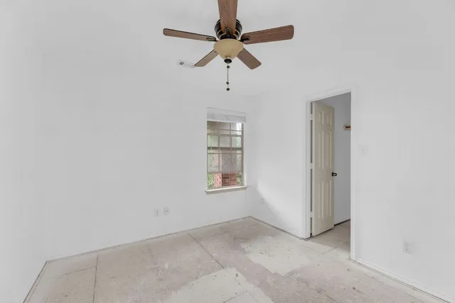 $250,000 | 12213 Prairie Glen Court, Del Valle, TX 78617