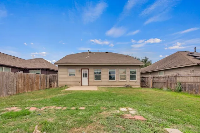 $250,000 | 12213 Prairie Glen Court, Del Valle, TX 78617