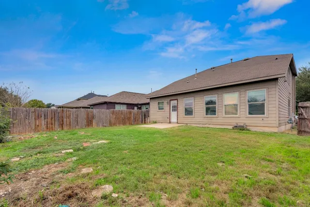 $250,000 | 12213 Prairie Glen Court, Del Valle, TX 78617