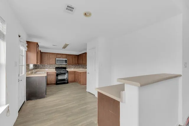 $250,000 | 12213 Prairie Glen Court, Del Valle, TX 78617