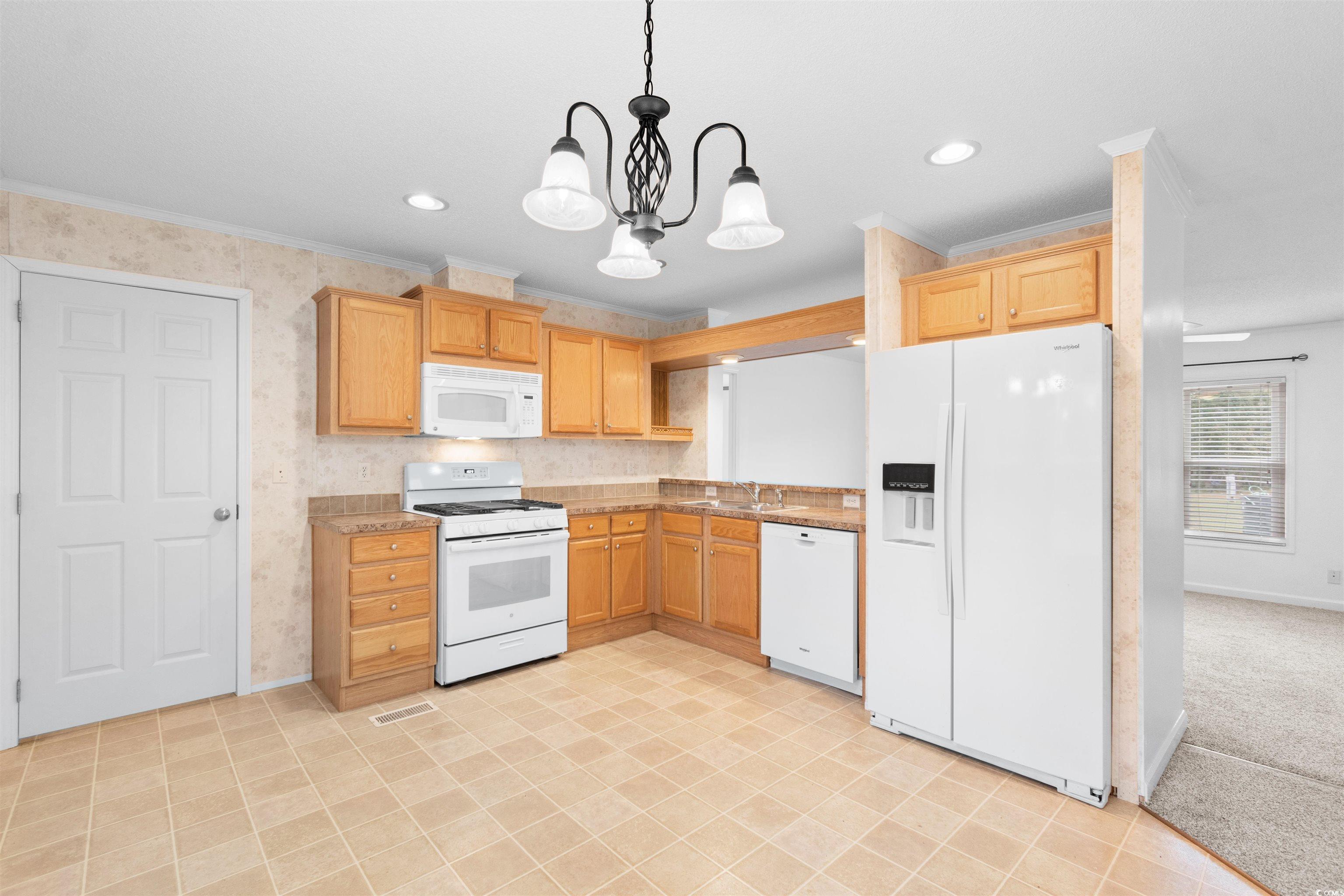 1040 Palm Drive Conway, SC 29526 - Photo 8 of 39