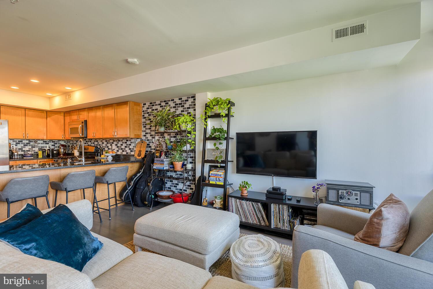 2713 Ontario Road Northwest, Unit 4 Washington, DC 20009 - Photo 13 of 37