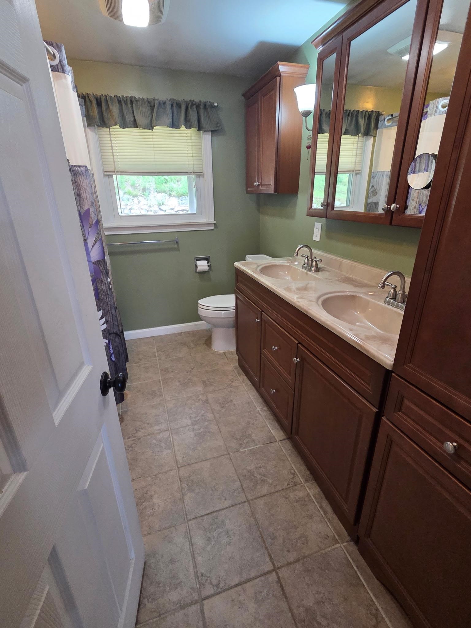 119 Huntress Street Manchester, NH 03102 - Photo 22 of 32