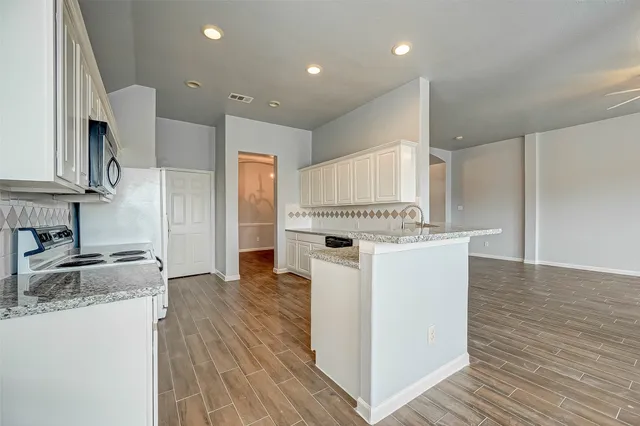 $2,150 | 3306 Stratford Pointe Drive, Sugar Land, TX 77498