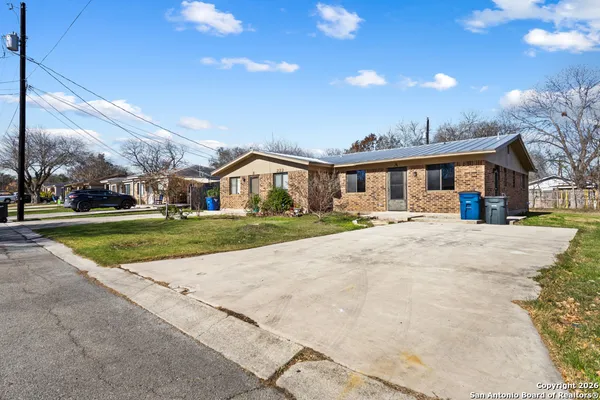 $1,175 | 222 Redbud Lane, Unit A, New Braunfels, TX 78130