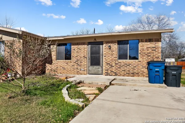 $1,175 | 222 Redbud Lane, Unit A, New Braunfels, TX 78130