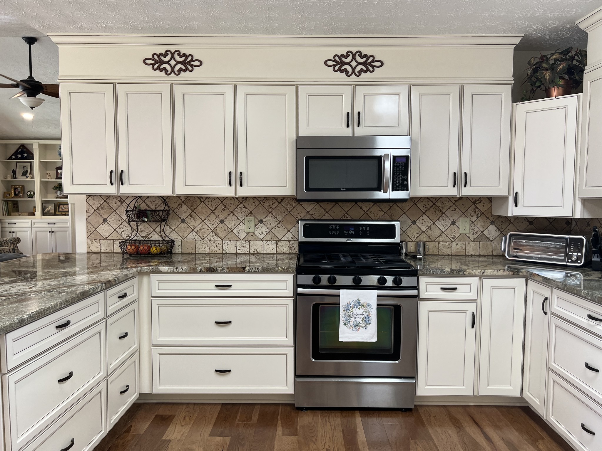 425 Alvaton- Greenhill Road Bowling Green, KY 42103 - Photo 11 of 68 a kitchen with white cabinets and appliances