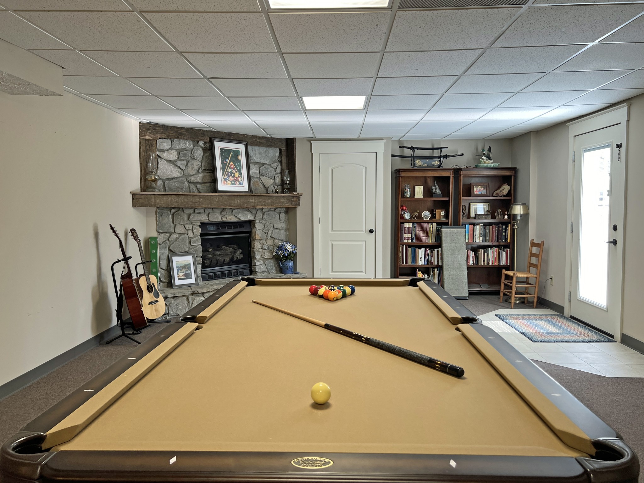 425 Alvaton- Greenhill Road Bowling Green, KY 42103 - Photo 29 of 68 a room with pool table and a fireplace