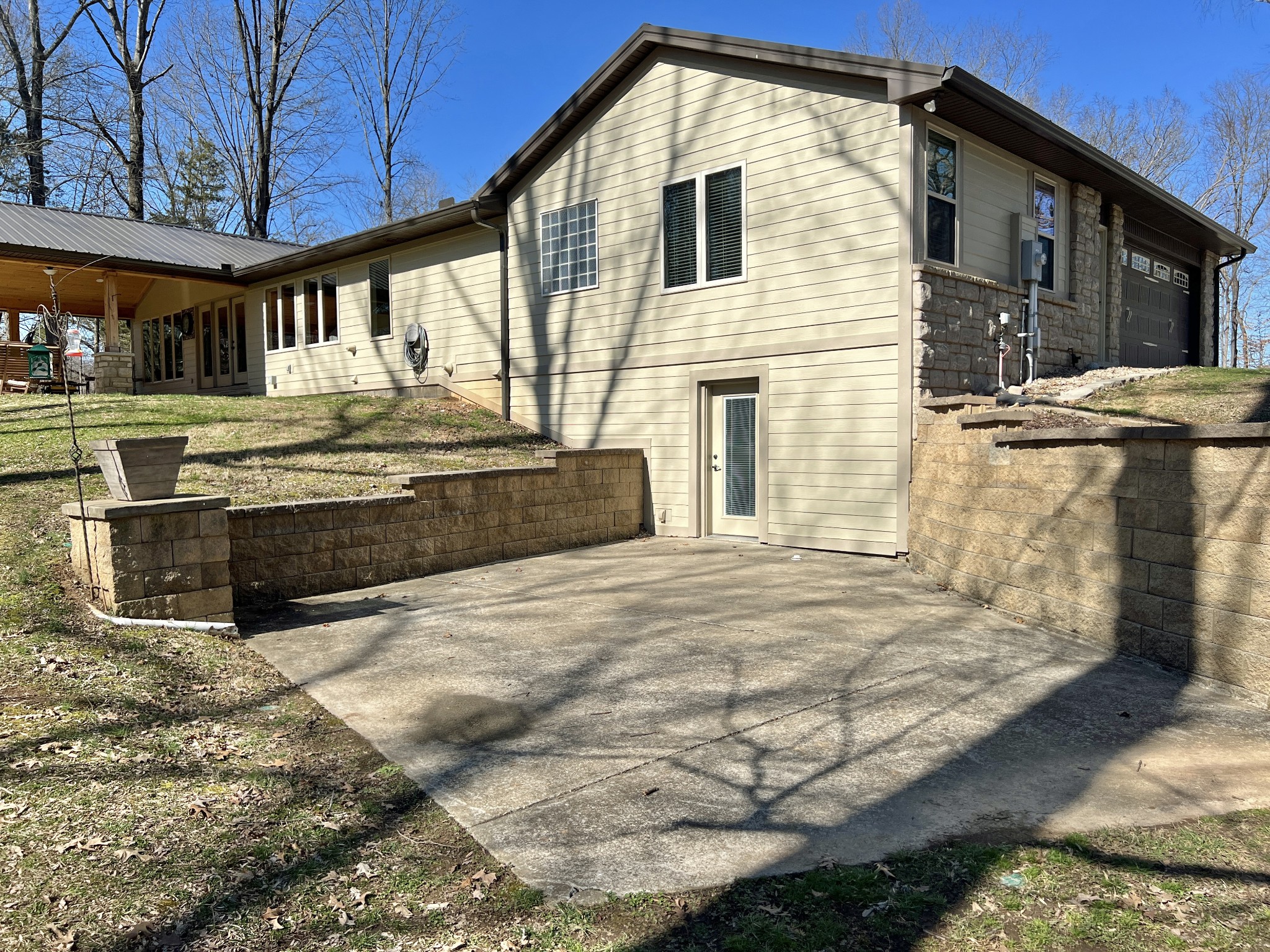 425 Alvaton- Greenhill Road Bowling Green, KY 42103 - Photo 45 of 68 a front view of a house with a yard