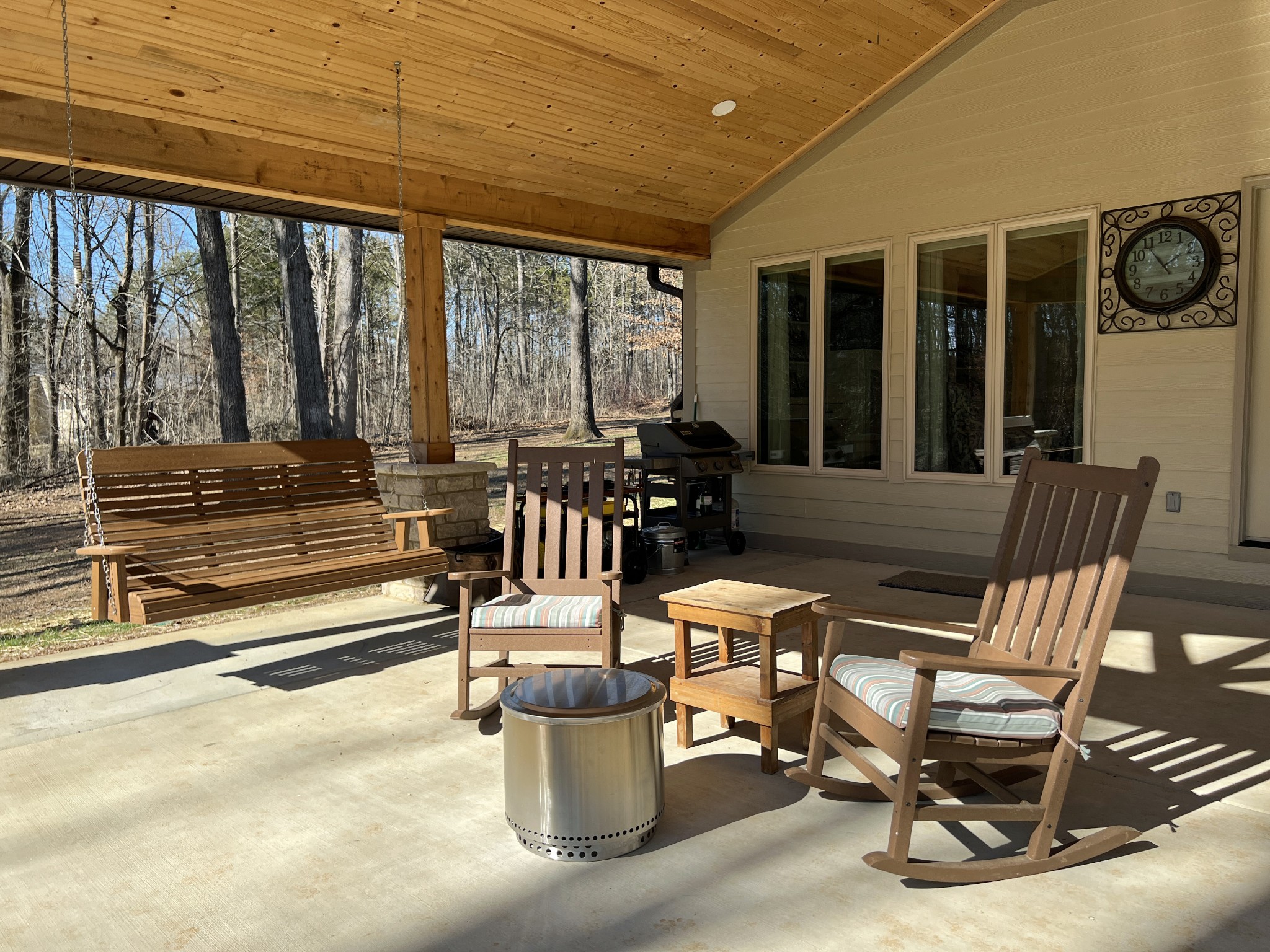 425 Alvaton- Greenhill Road Bowling Green, KY 42103 - Photo 47 of 68 a dining room with furniture and wooden floor