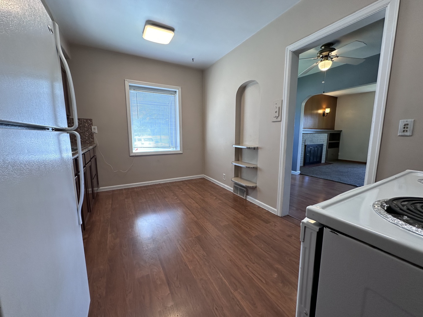 212 East Miller Road Sterling, IL 61081 - Photo 11 of 30 Gallery Image 11