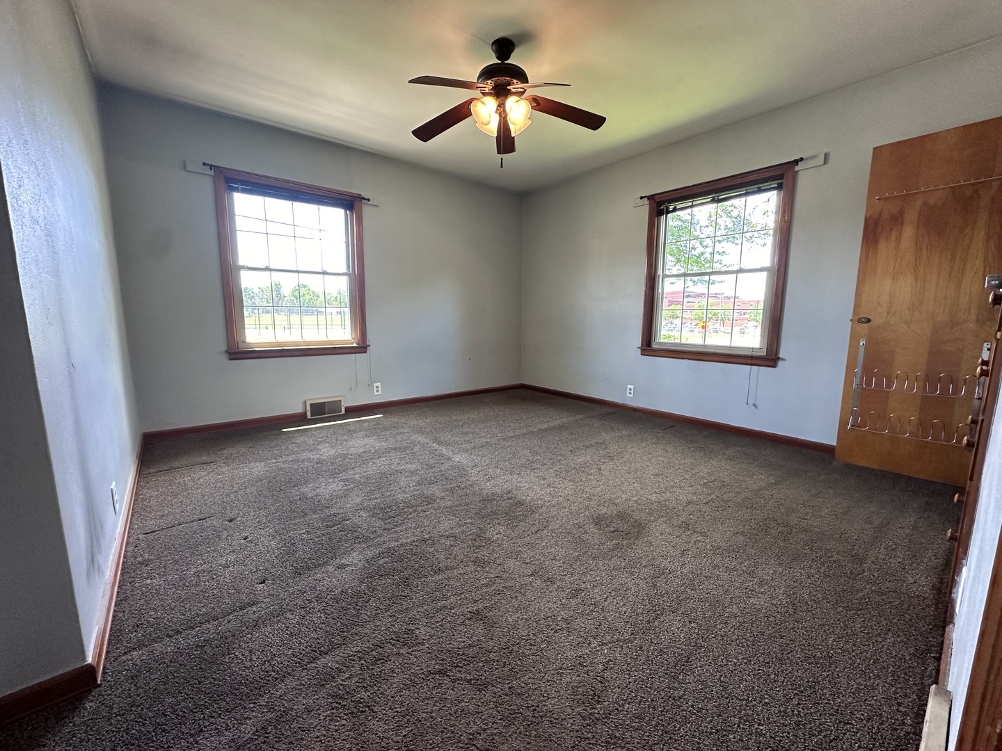 212 East Miller Road Sterling, IL 61081 - Photo 12 of 30 Gallery Image 12