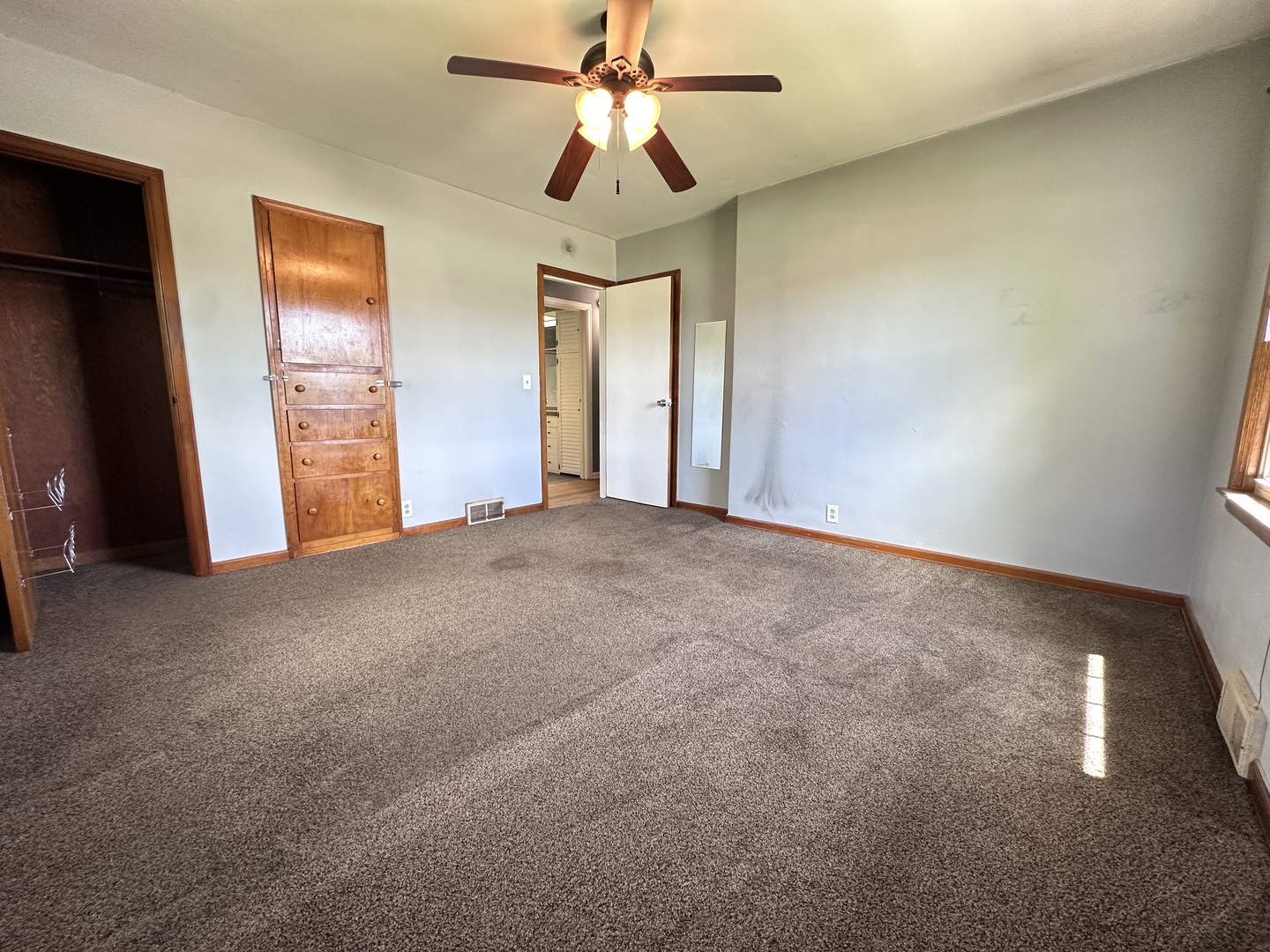 212 East Miller Road Sterling, IL 61081 - Photo 13 of 30 Gallery Image 13