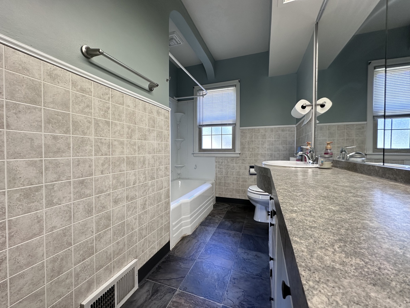212 East Miller Road Sterling, IL 61081 - Photo 16 of 30 Gallery Image 16